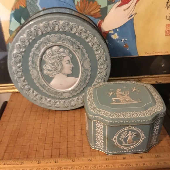 Vintage Coordinated Metal Tin Boxes Soft Blue White Cameo Jasperware Look - Picture 9 of 11